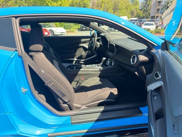 Used 2022 Chevrolet Camaro LT w/ Technology Package RWD image 28