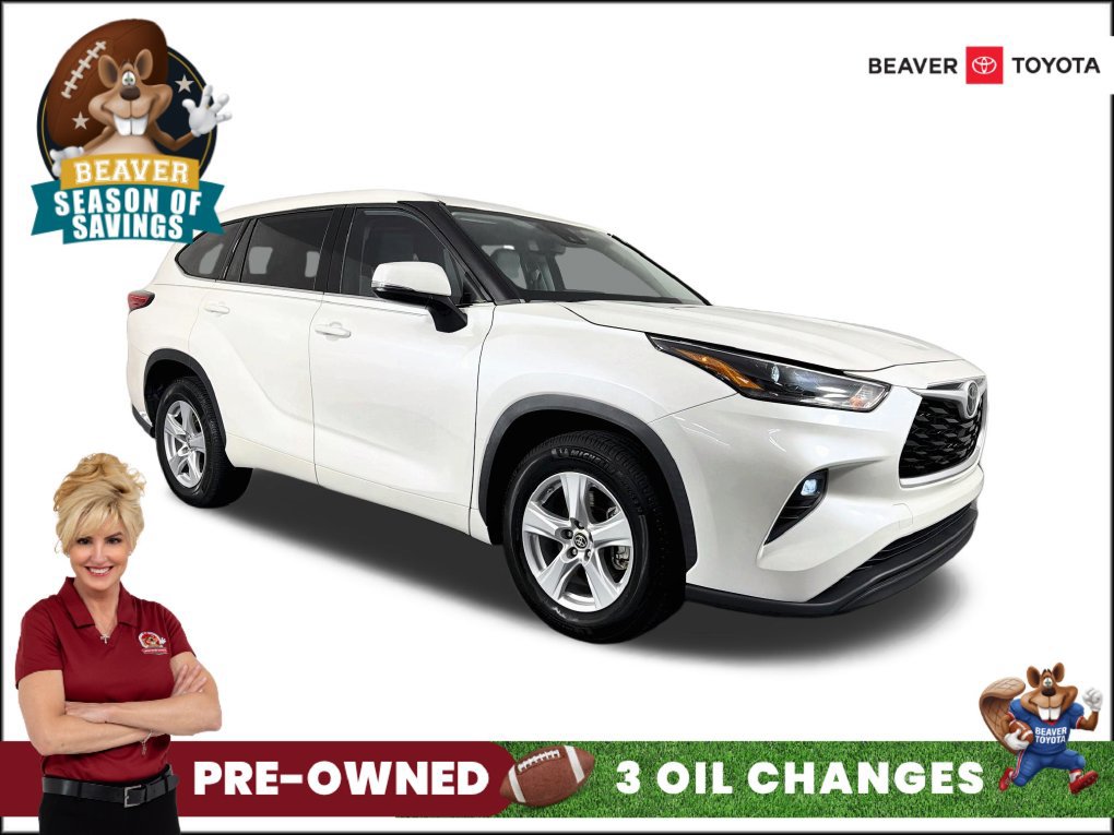 Used 2021 Toyota Highlander LE FWD image 1