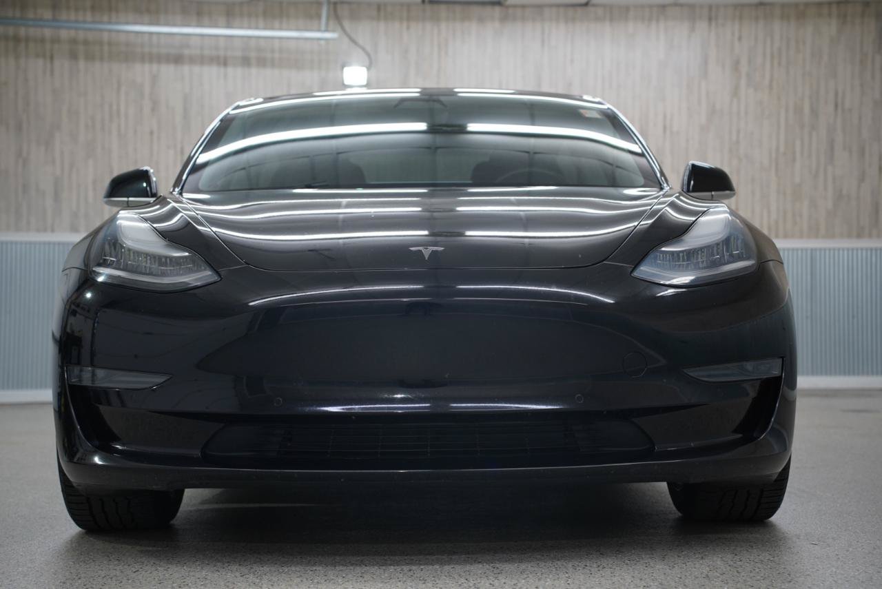 Used 2020 Tesla Model 3 Standard Range Plus RWD image 3