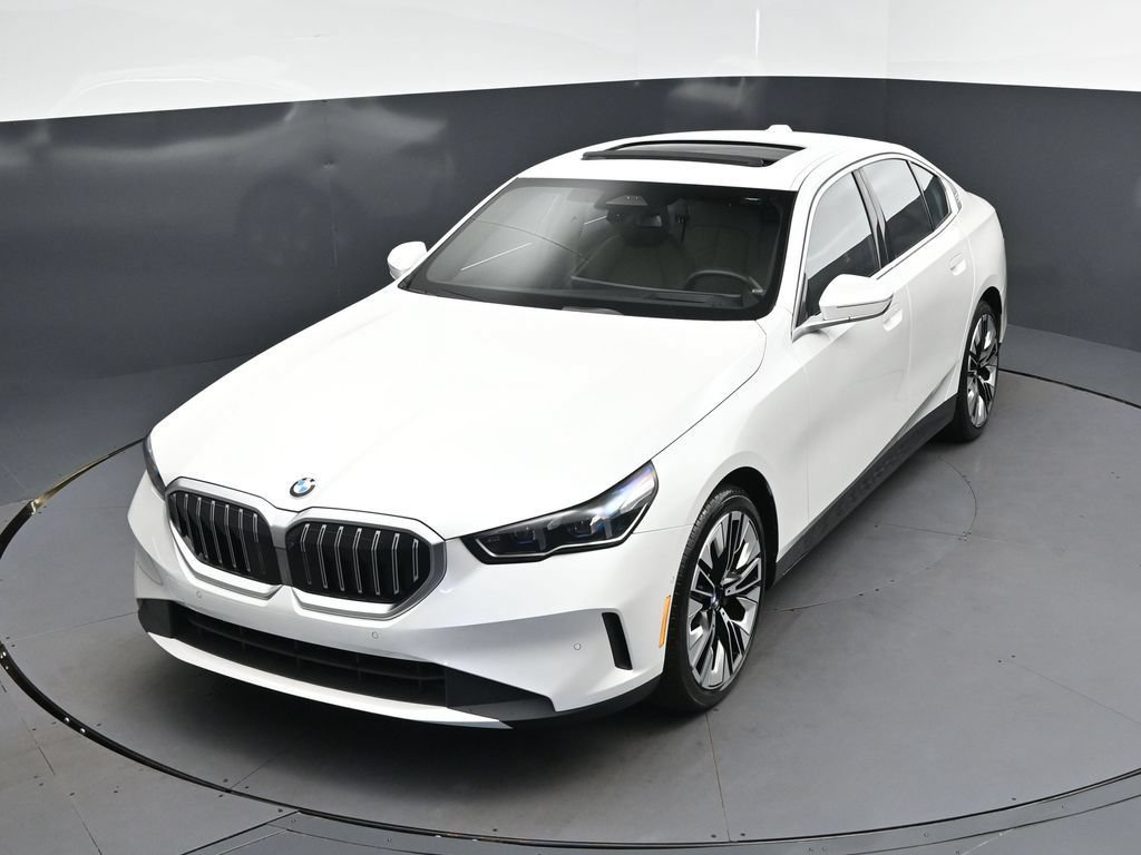 Certified 2026 BMW 530i RWD image 30