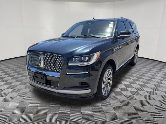 Used 2022 Lincoln Navigator Reserve AWD/4WD image 13