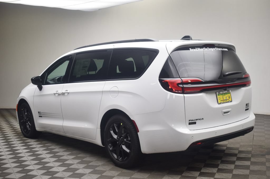 New 2027 Chrysler Pacifica Select FWD image 11