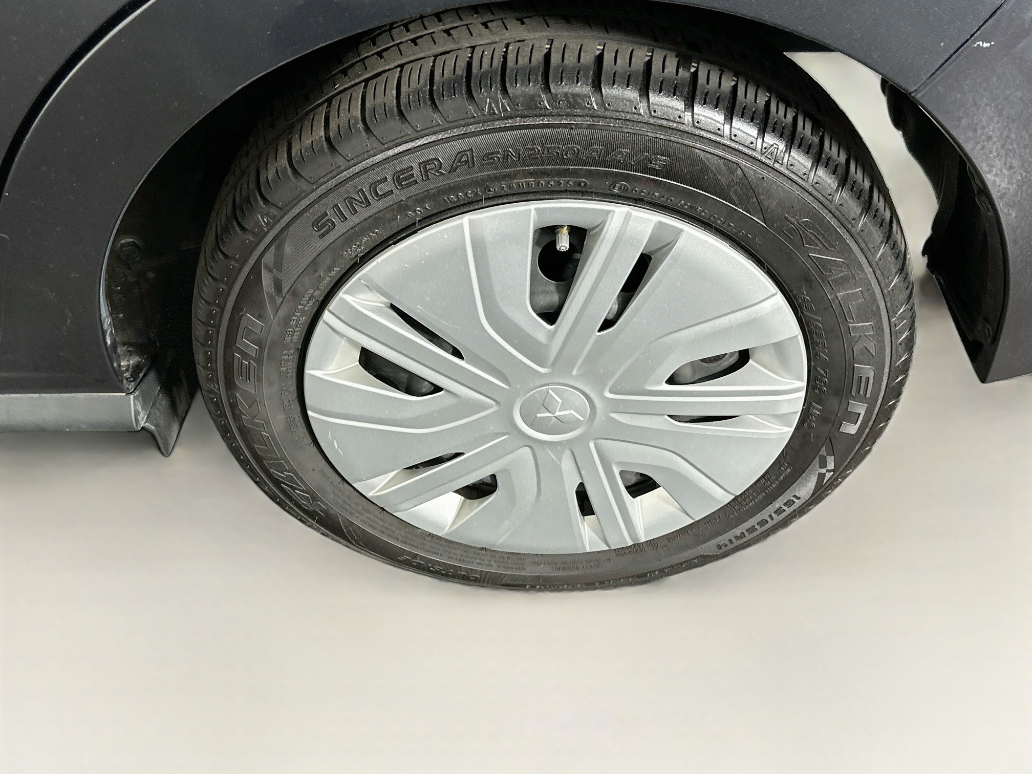 Used 2024 Mitsubishi Mirage ES FWD image 11