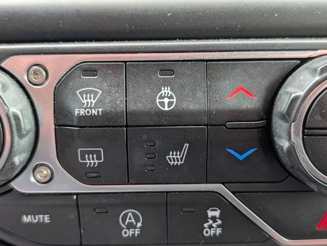 Used 2021 Jeep Gladiator Overland AWD/4WD image 17