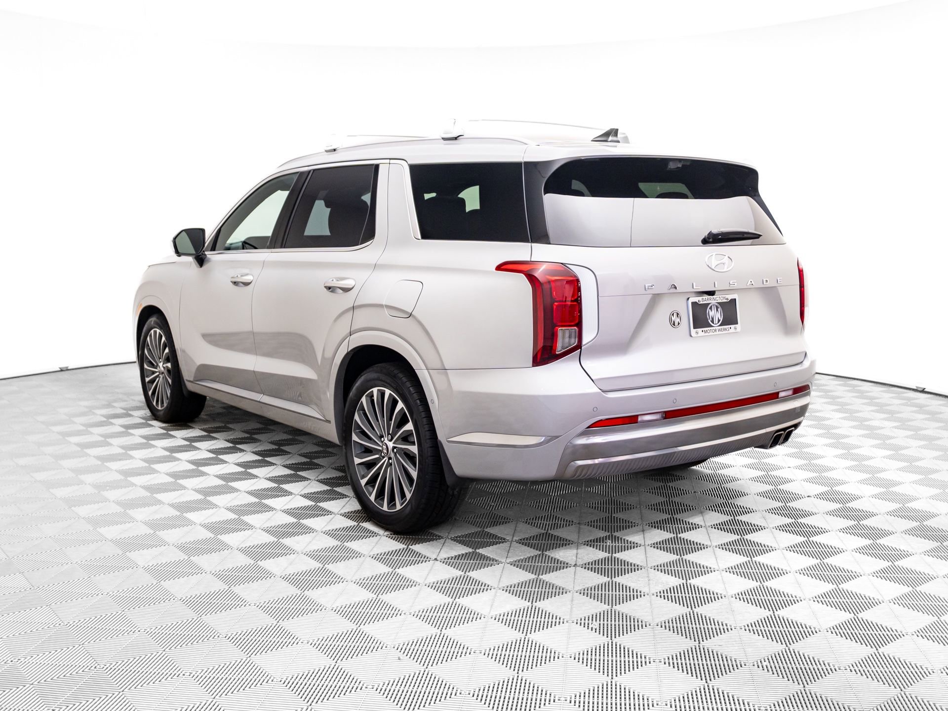 Used 2023 Hyundai Palisade Calligraphy image 3
