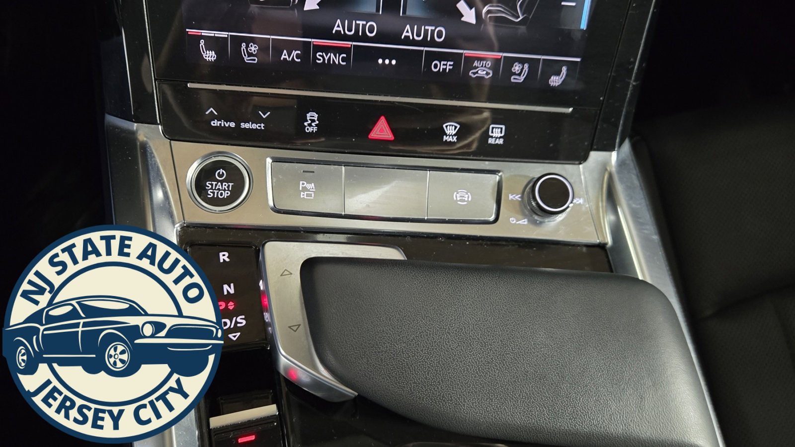 Used 2024 Audi Q8 e-tron Premium Plus image 16