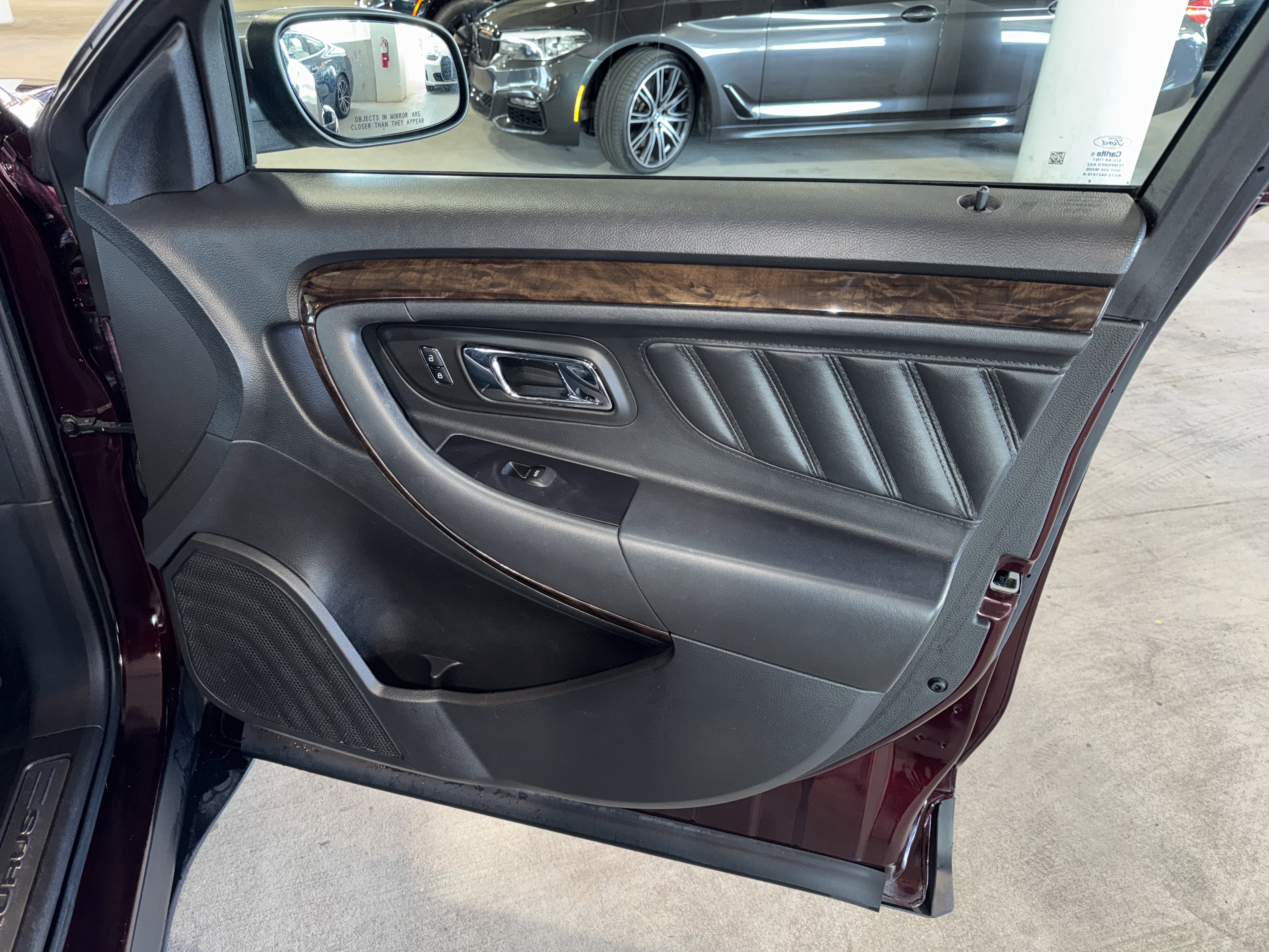 Used 2018 Ford Taurus Limited image 9