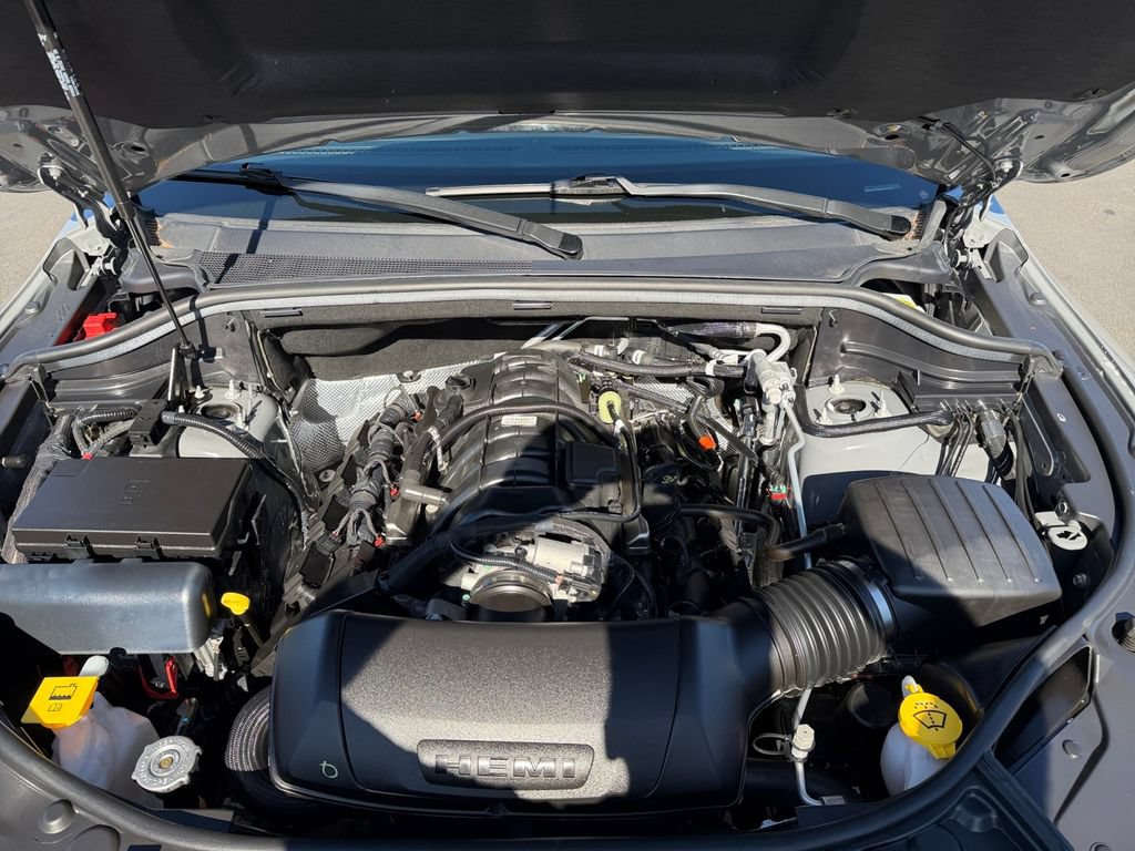Used 2022 Dodge Durango R/T w/ Tow 'N Go Package AWD/4WD image 31