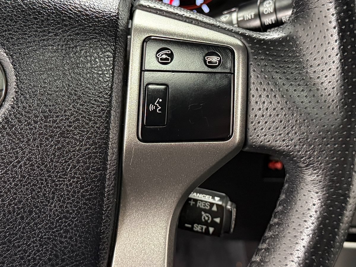 Used 2013 Toyota 4Runner Limited AWD/4WD image 18