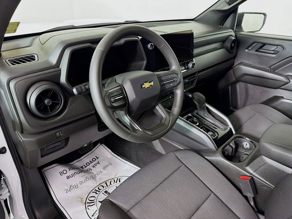 Used 2025 Chevrolet Colorado W/T w/ Advanced Trailering Package image 10
