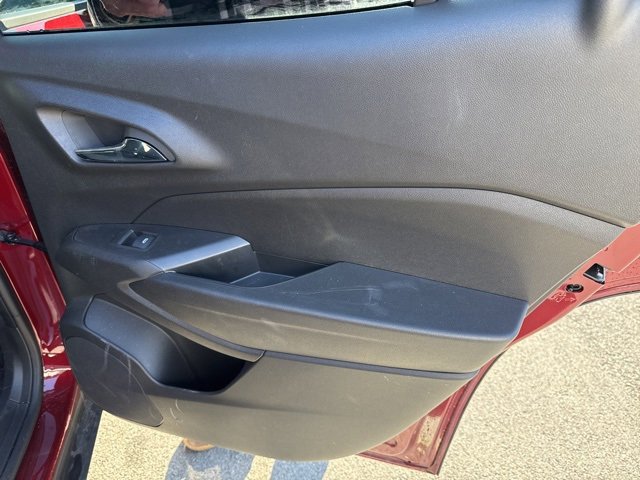 Used 2024 Chevrolet Trax LT w/ LT Convenience Package image 11