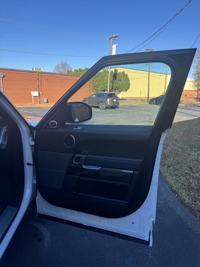 Used 2021 Land Rover Range Rover Sport SVR image 23