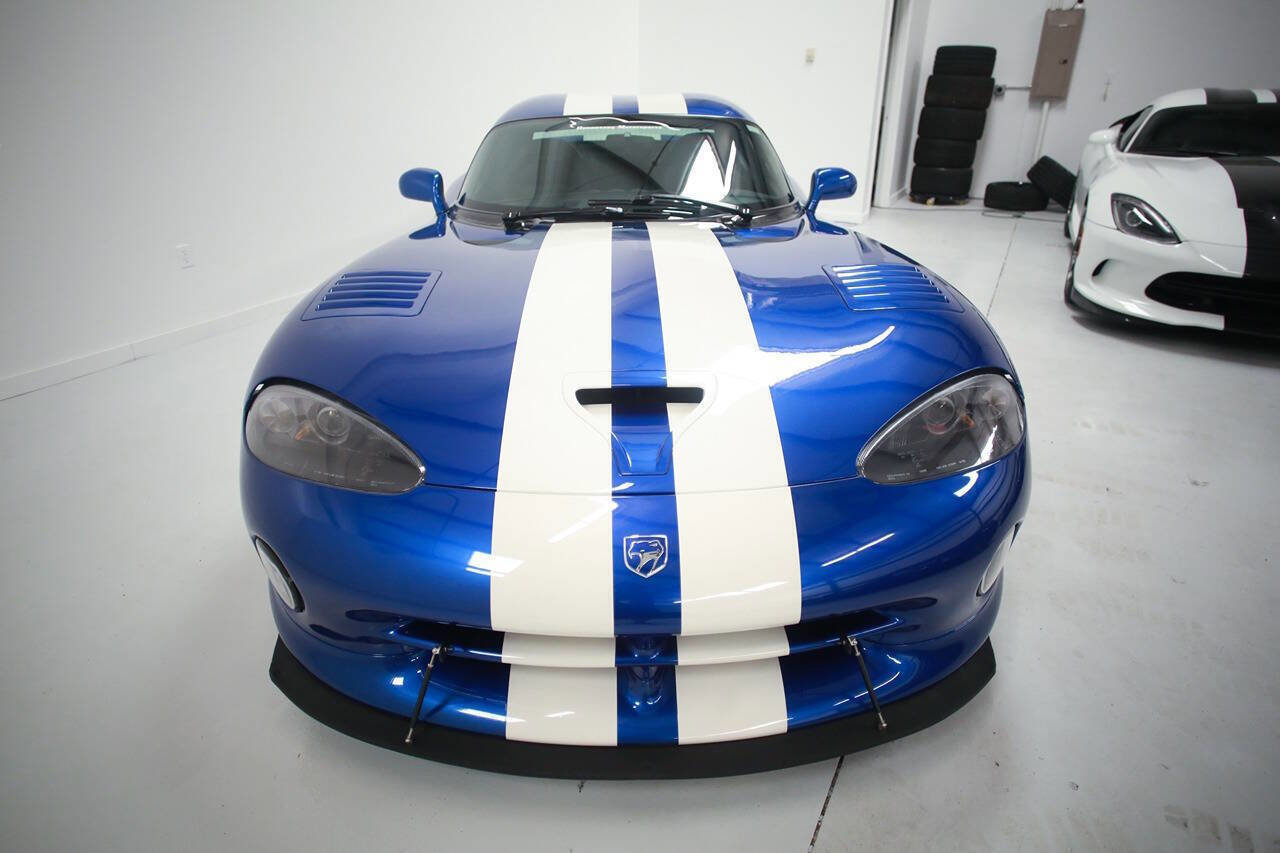 Used 1997 Dodge Viper GTS RWD image 3