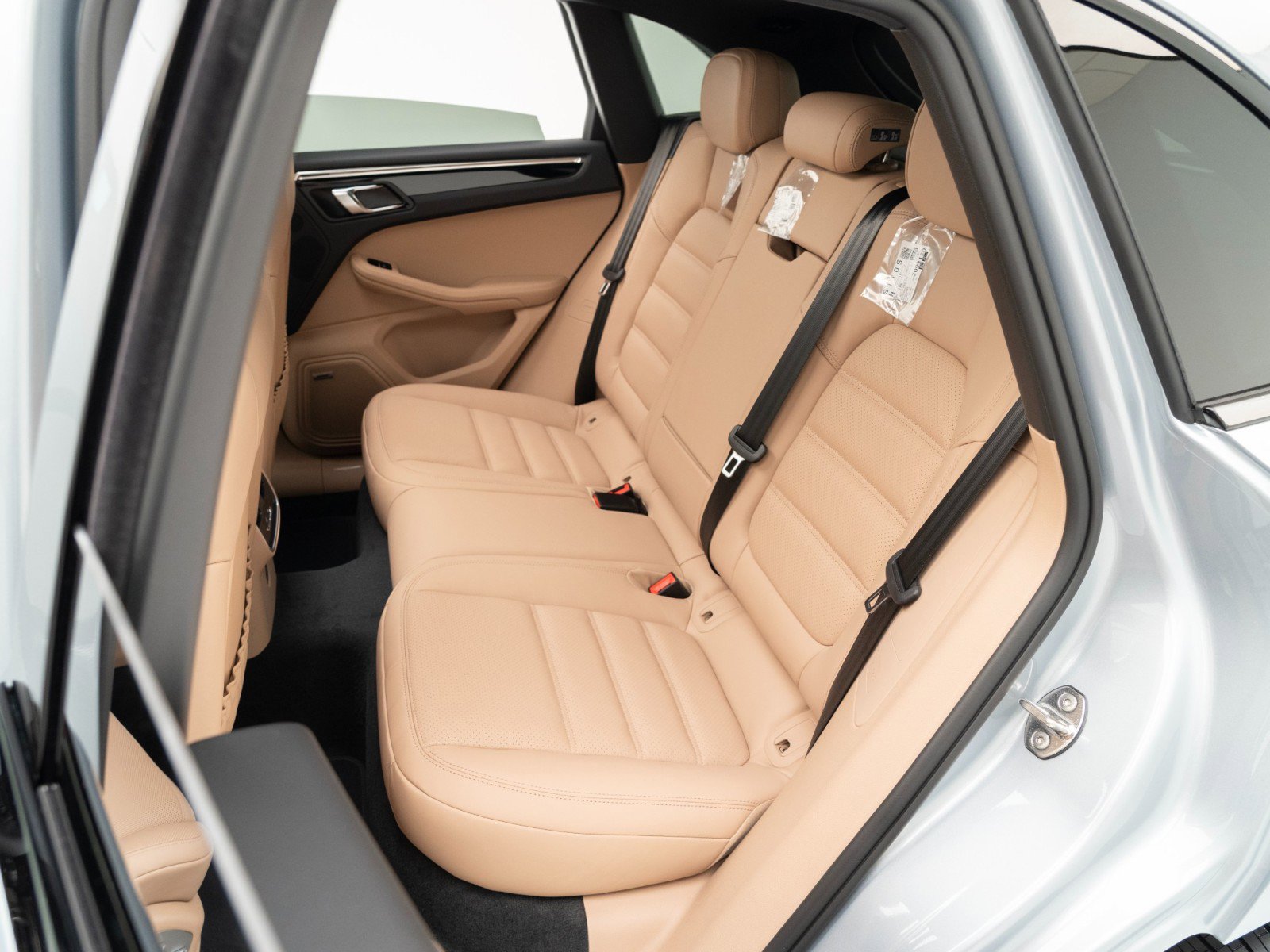 New 2026 Porsche Macan image 31