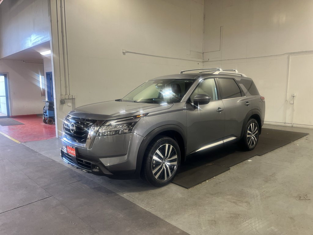 Used 2023 Nissan Pathfinder Platinum w/ Cargo Package