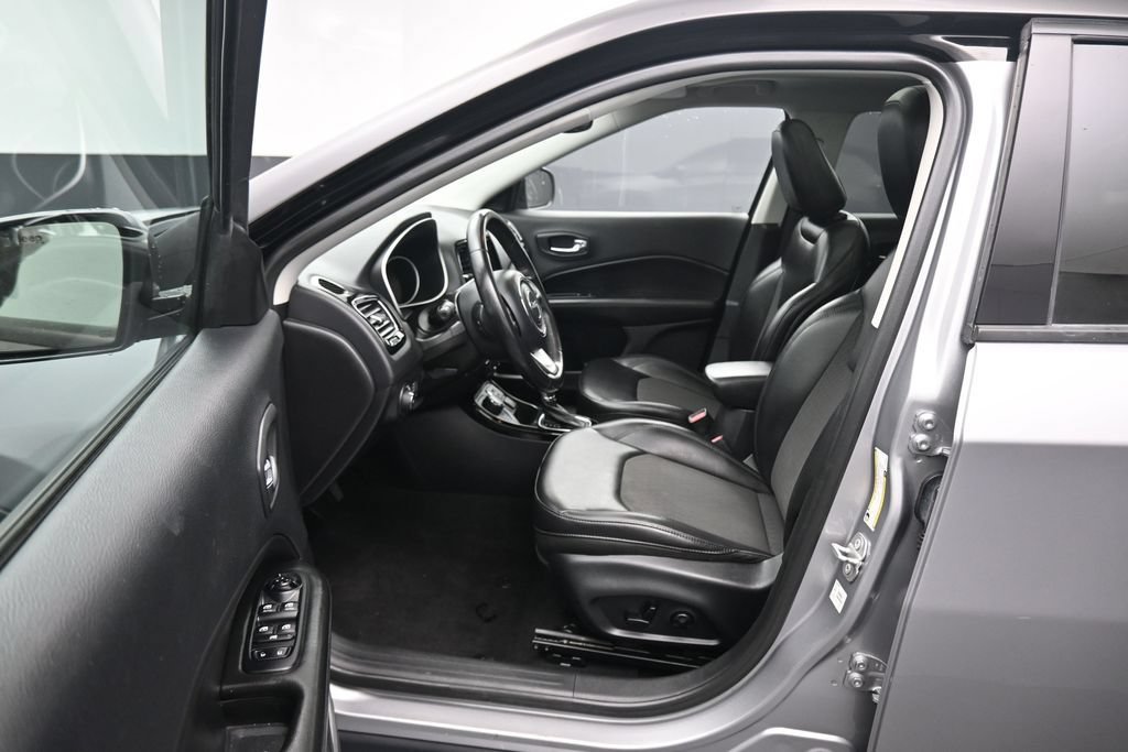 Used 2019 Jeep Compass Latitude AWD/4WD image 11