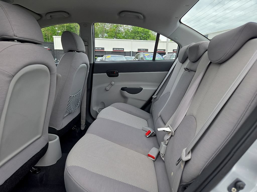 Used 2009 Hyundai Accent GLS w/ Popular Equipment Pkg 5 FWD image 17