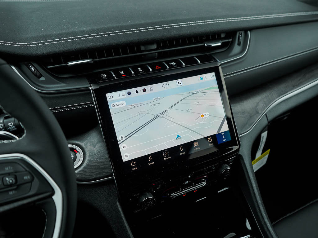 New 2025 Jeep Grand Cherokee Limited w/ Black Appearance Package image 23