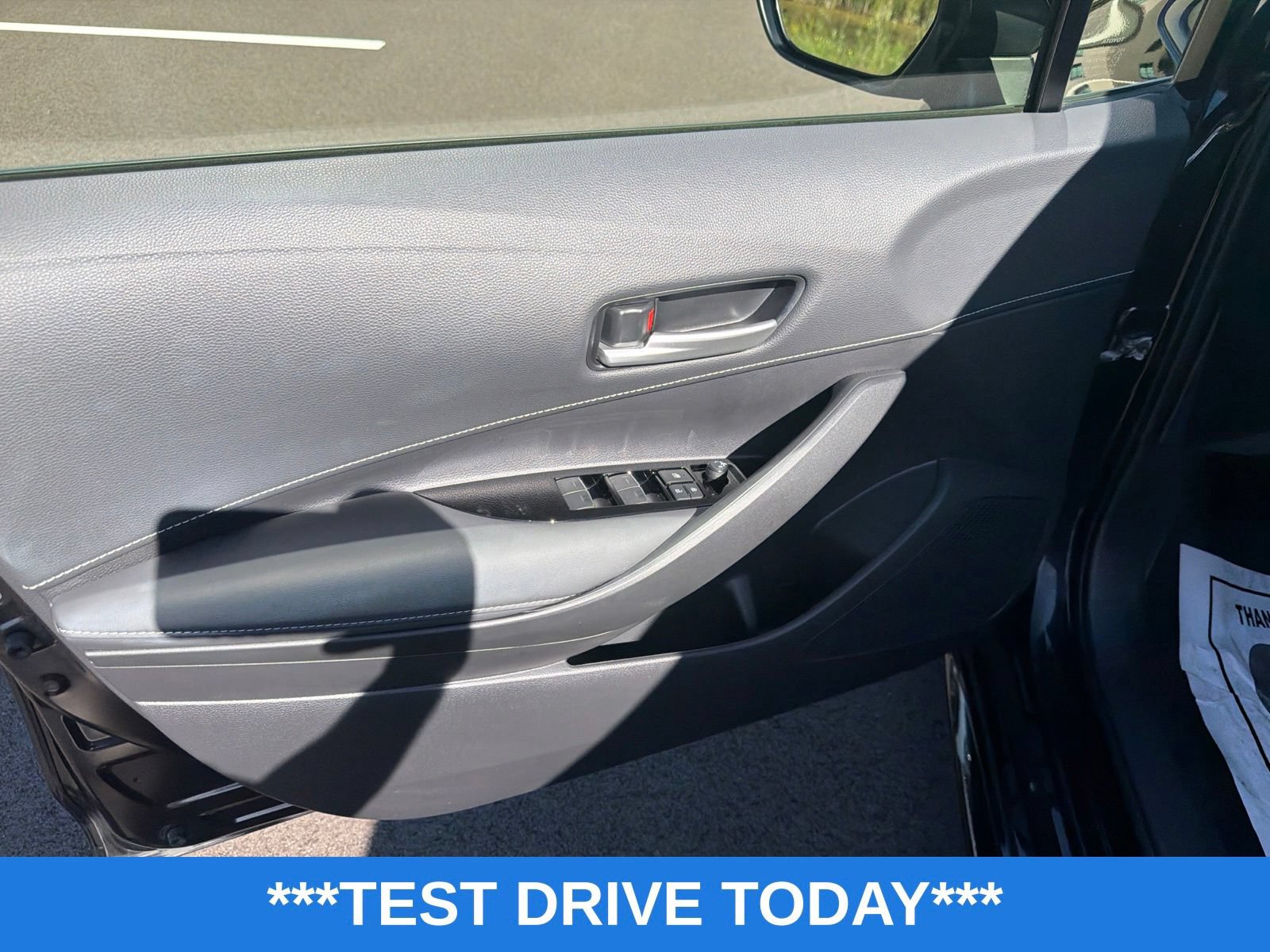 Used 2024 Toyota Corolla SE FWD image 12