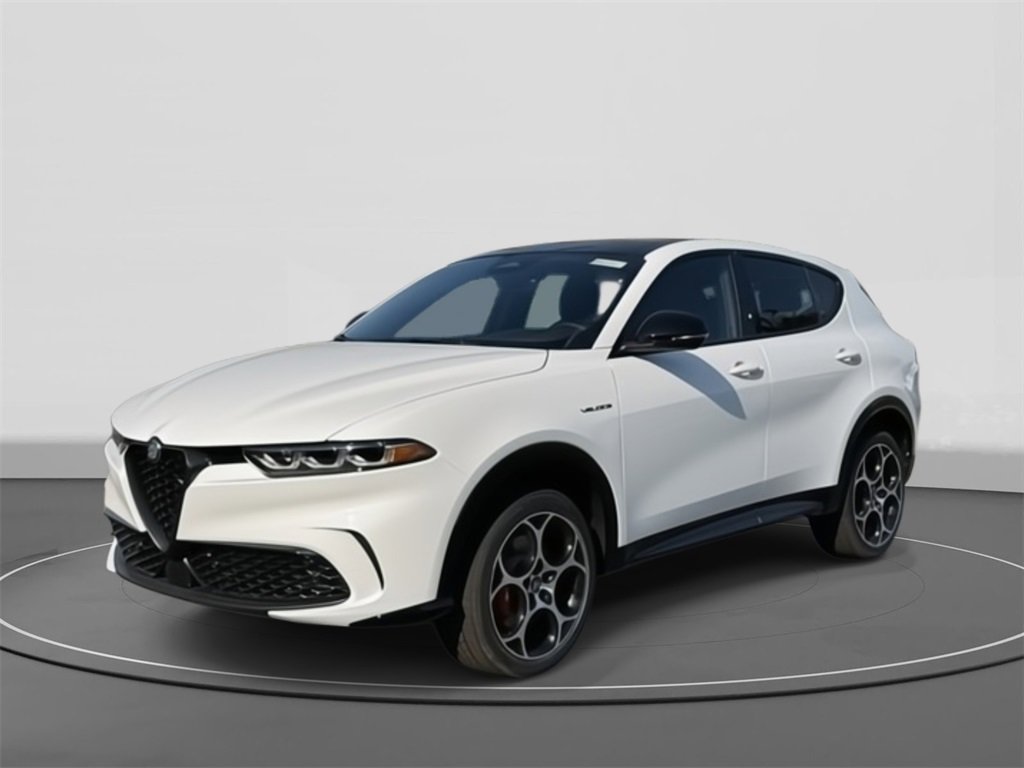 New 2025 Alfa Romeo Tonale w/ Premium Package image 3