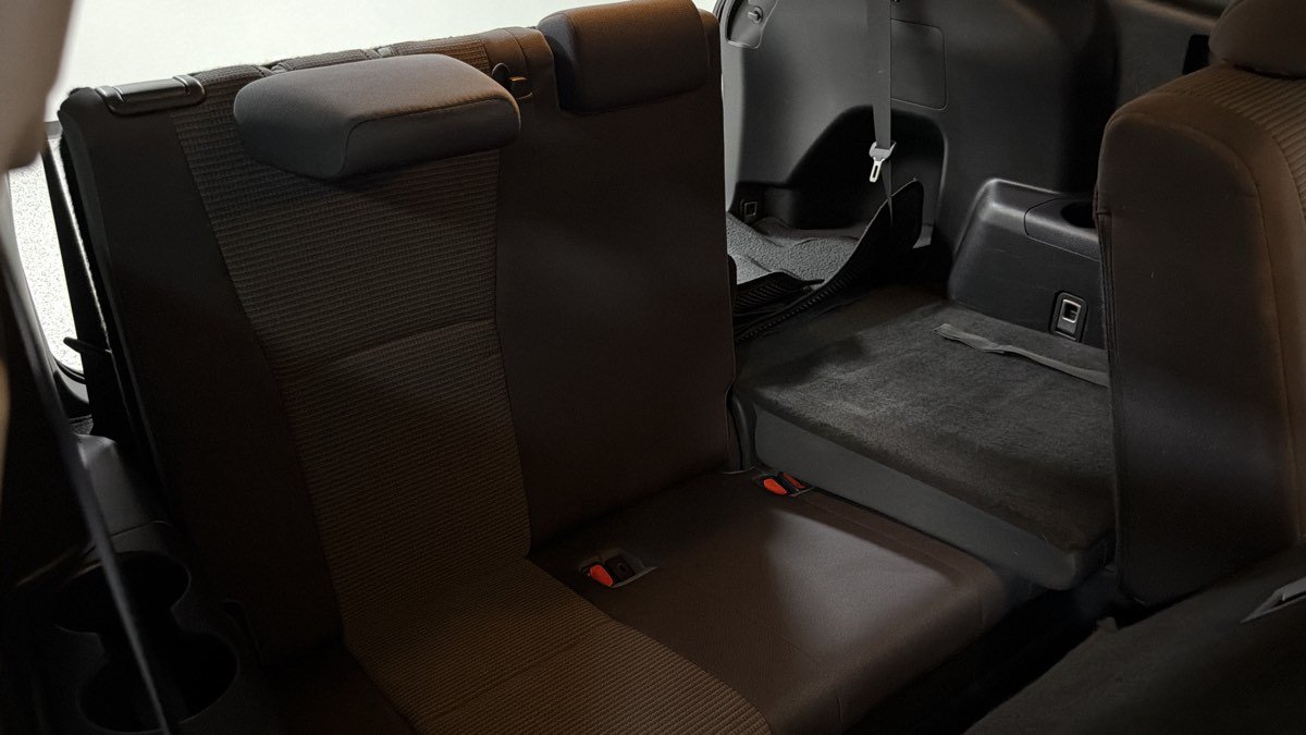 Used 2021 Toyota Highlander LE FWD image 32
