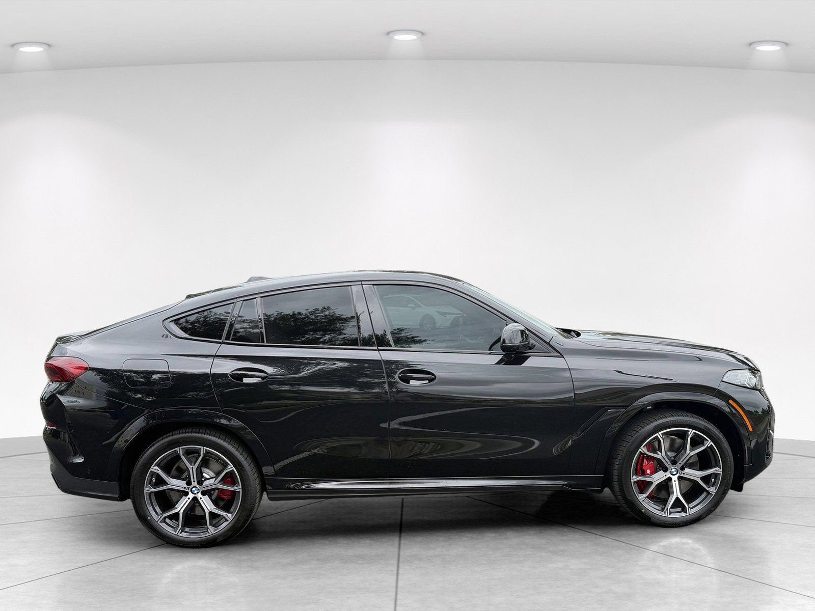 New 2027 BMW X6 M60i AWD/4WD image 3