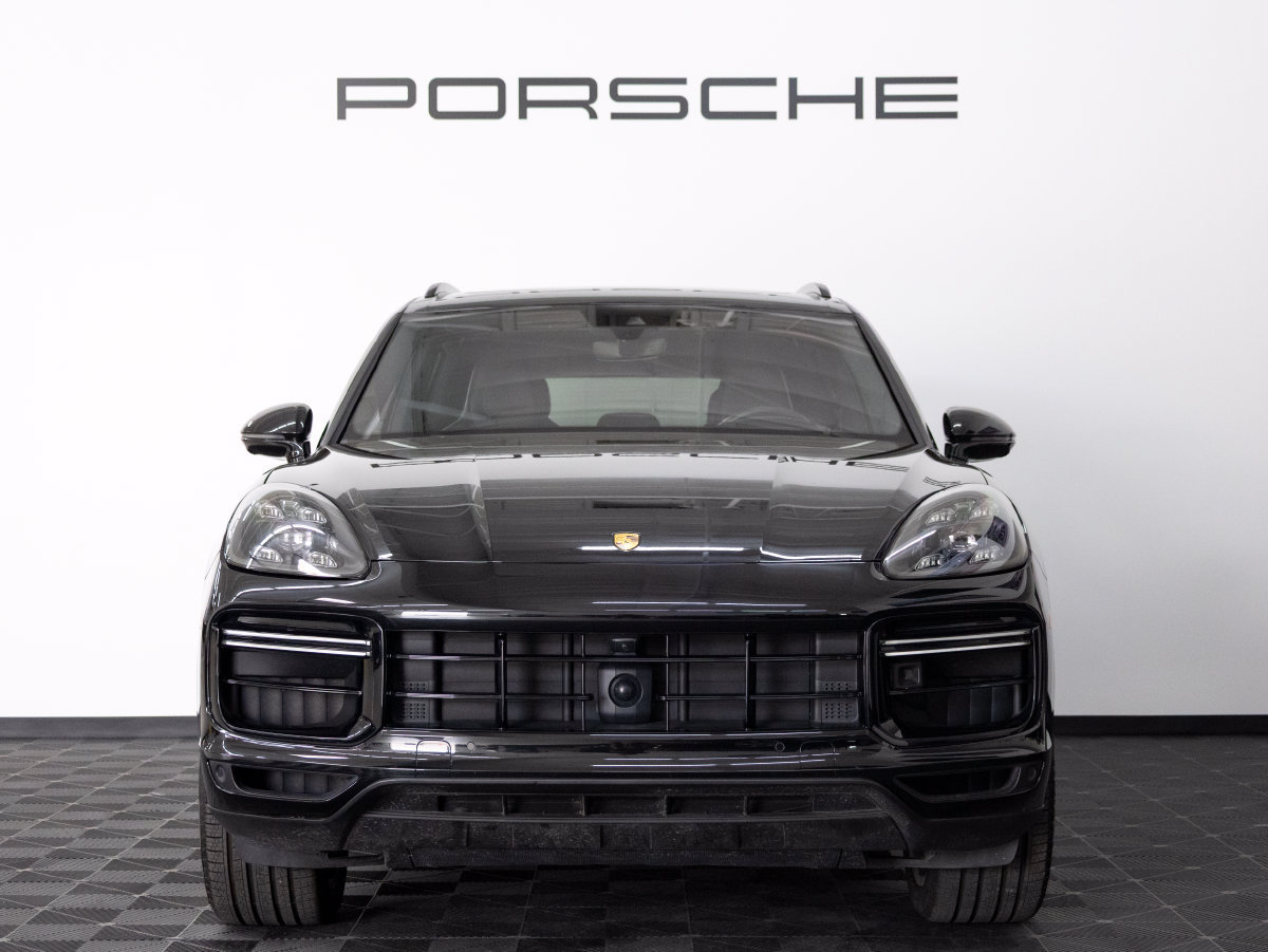 Certified 2023 Porsche Cayenne Turbo S AWD/4WD image 10