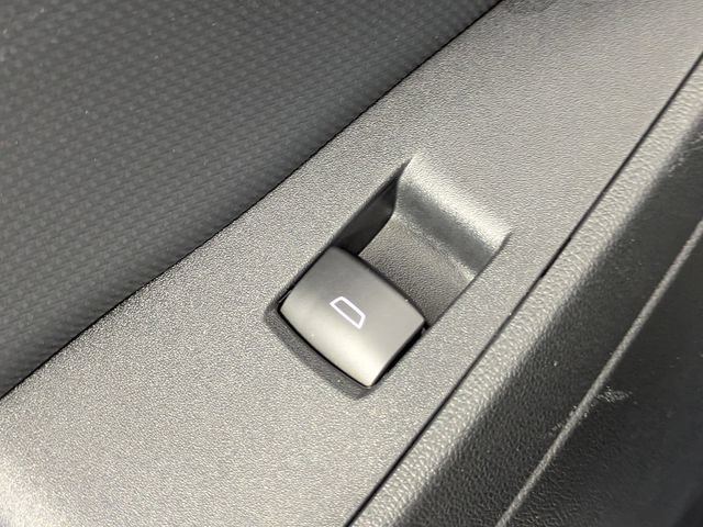 Used 2025 Chevrolet Equinox LT AWD/4WD image 22