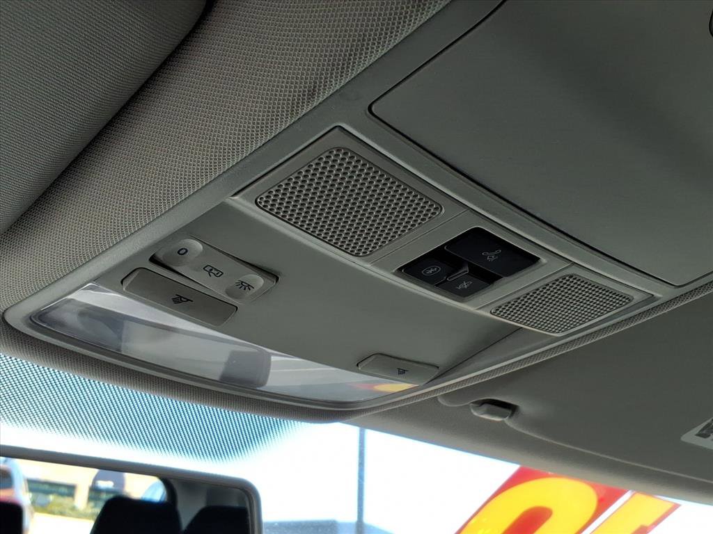 Used 2013 Volkswagen Tiguan S image 21