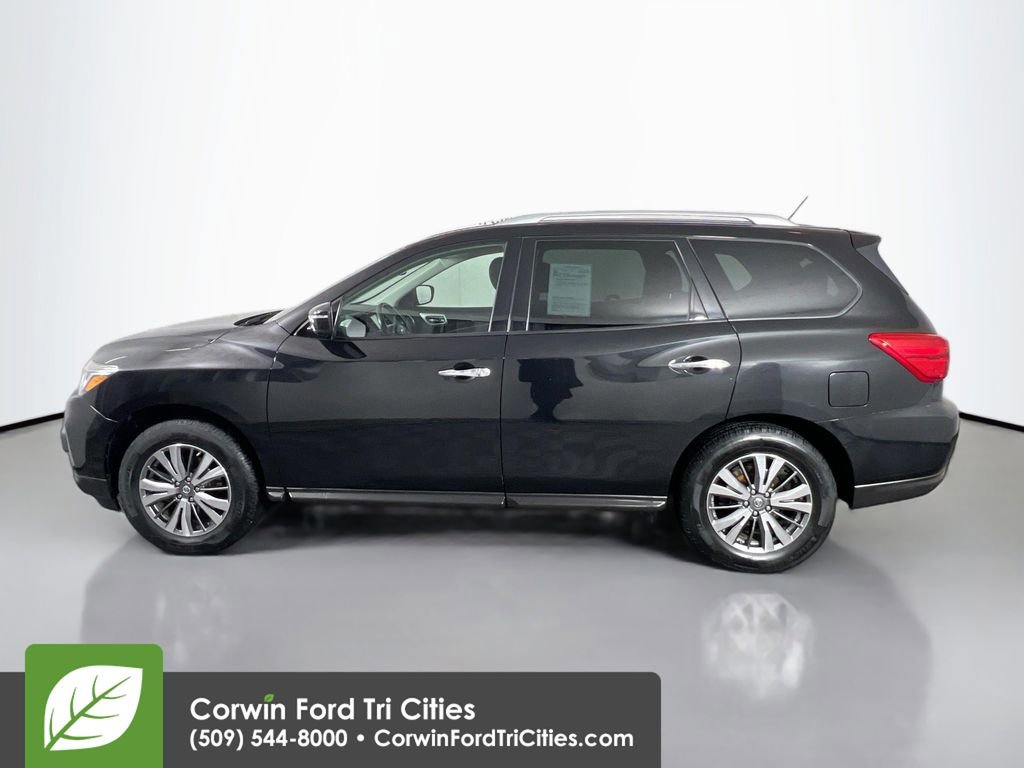 Used 2018 Nissan Pathfinder SV image 5