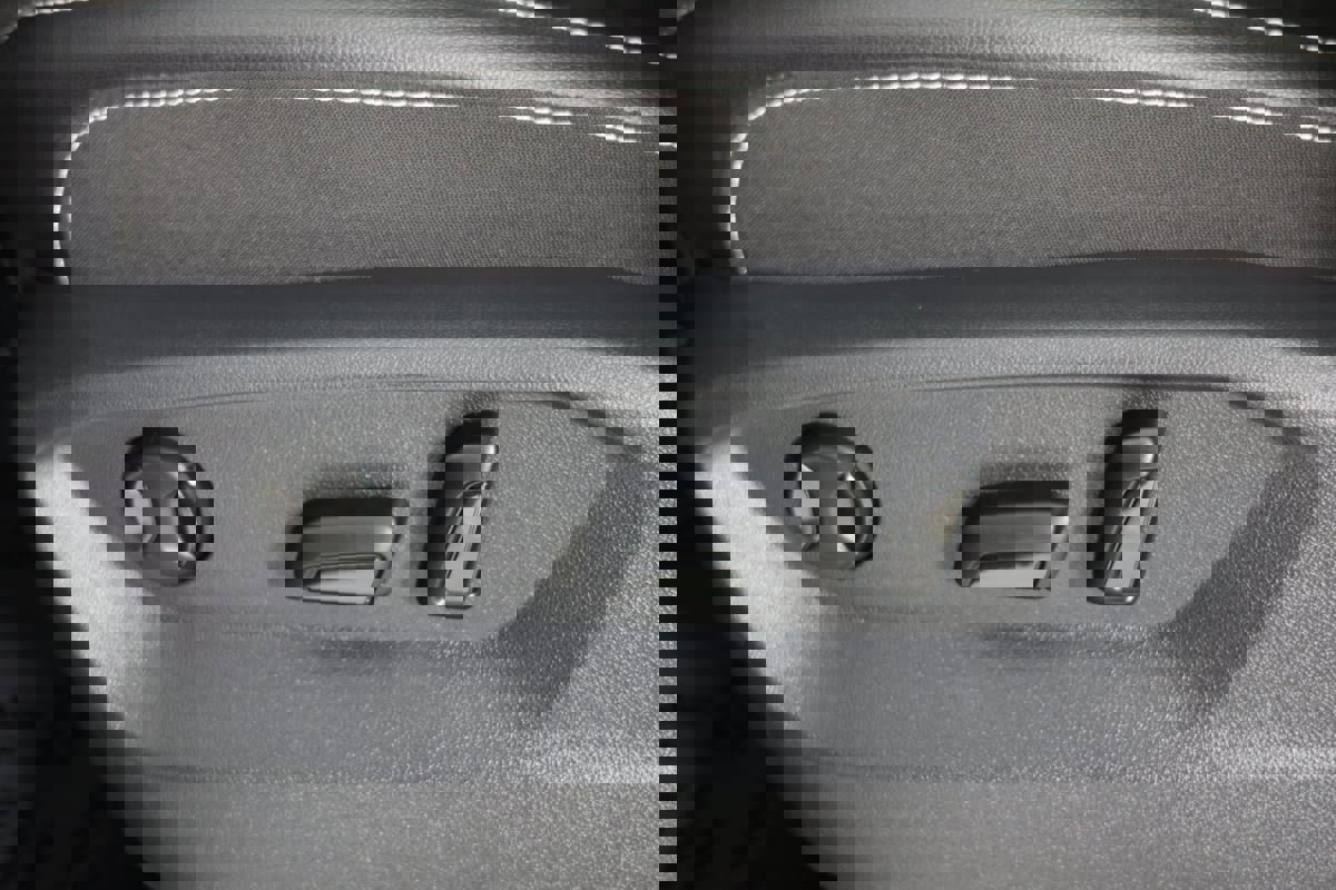 Used 2024 Volkswagen Atlas SE image 24