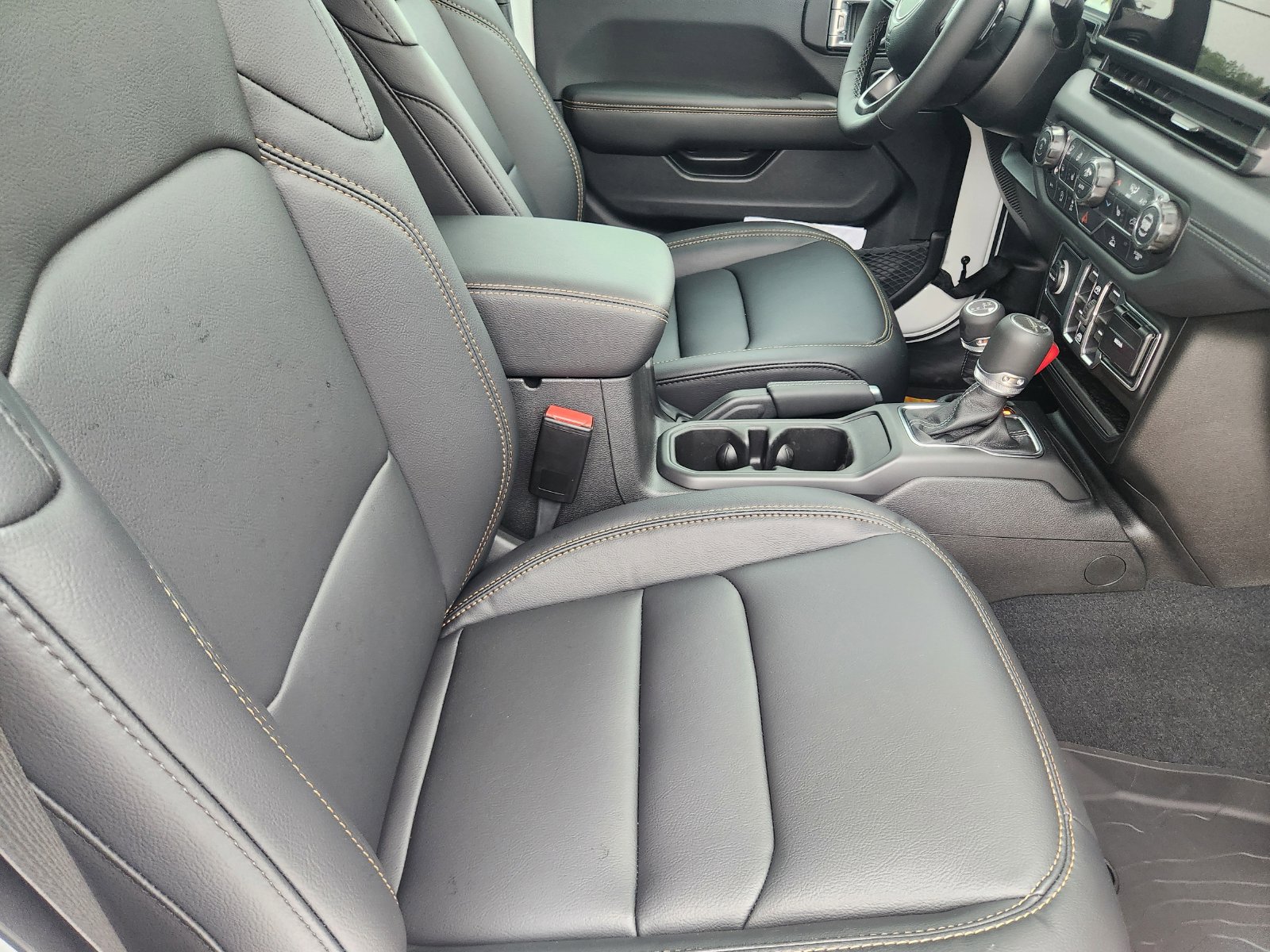 New 2026 Jeep Gladiator Sport AWD/4WD image 14