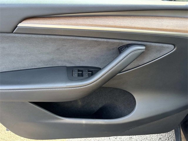 Used 2024 Tesla Model Y Long Range image 24