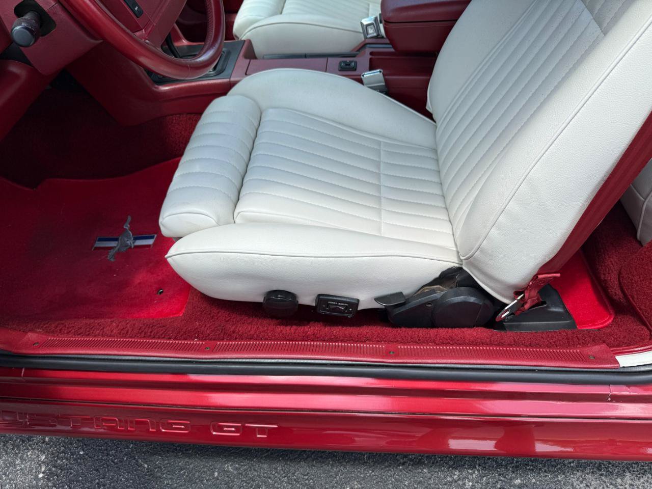 Used 1992 Ford Mustang GT RWD image 14