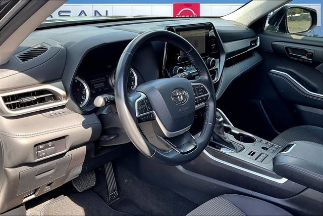 Used 2024 Toyota Highlander LE image 14