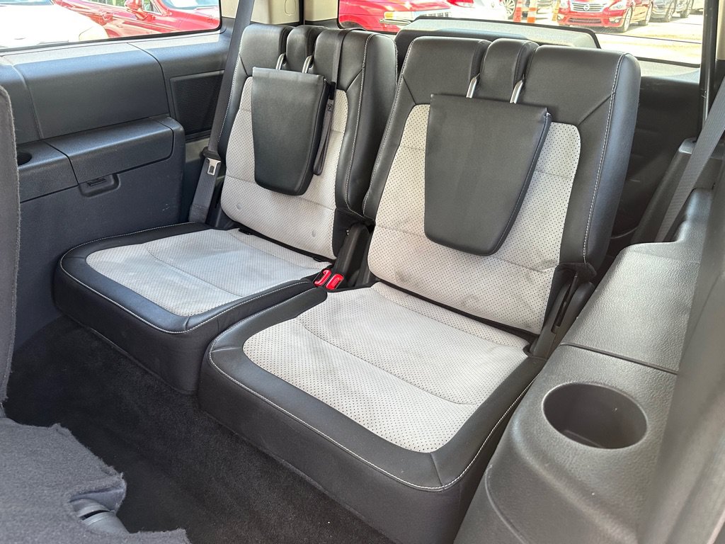 Used 2012 Ford Flex Titanium w/ Trailer Tow Pkg Class III FWD image 17