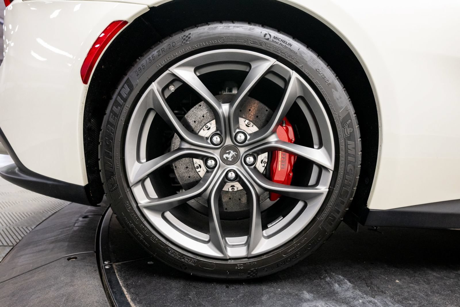 Used 2018 Ferrari GTC4Lusso T RWD image 24