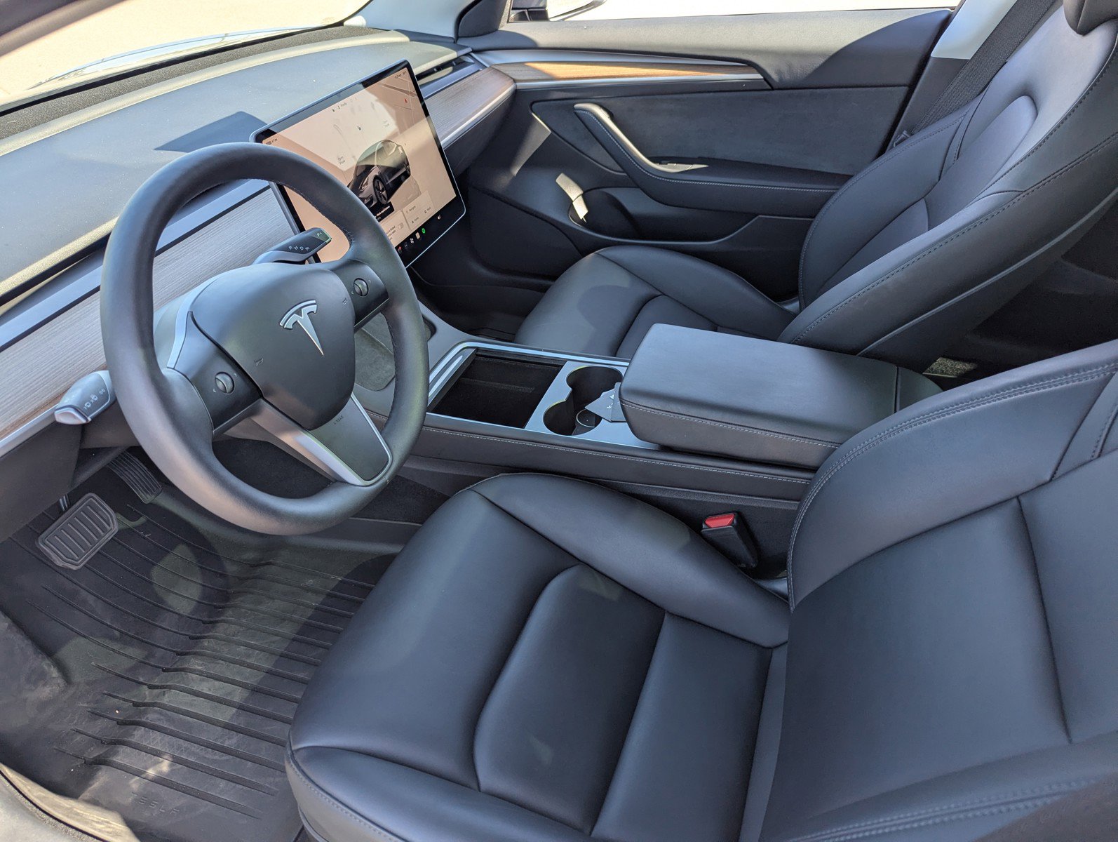 Used 2023 Tesla Model 3 Standard Range image 23