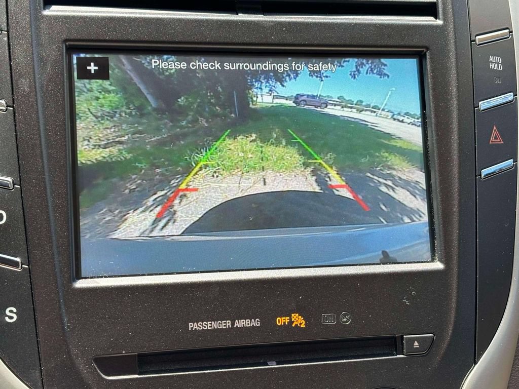 Used 2017 Lincoln MKC Select w/ Select Plus Package AWD/4WD image 17