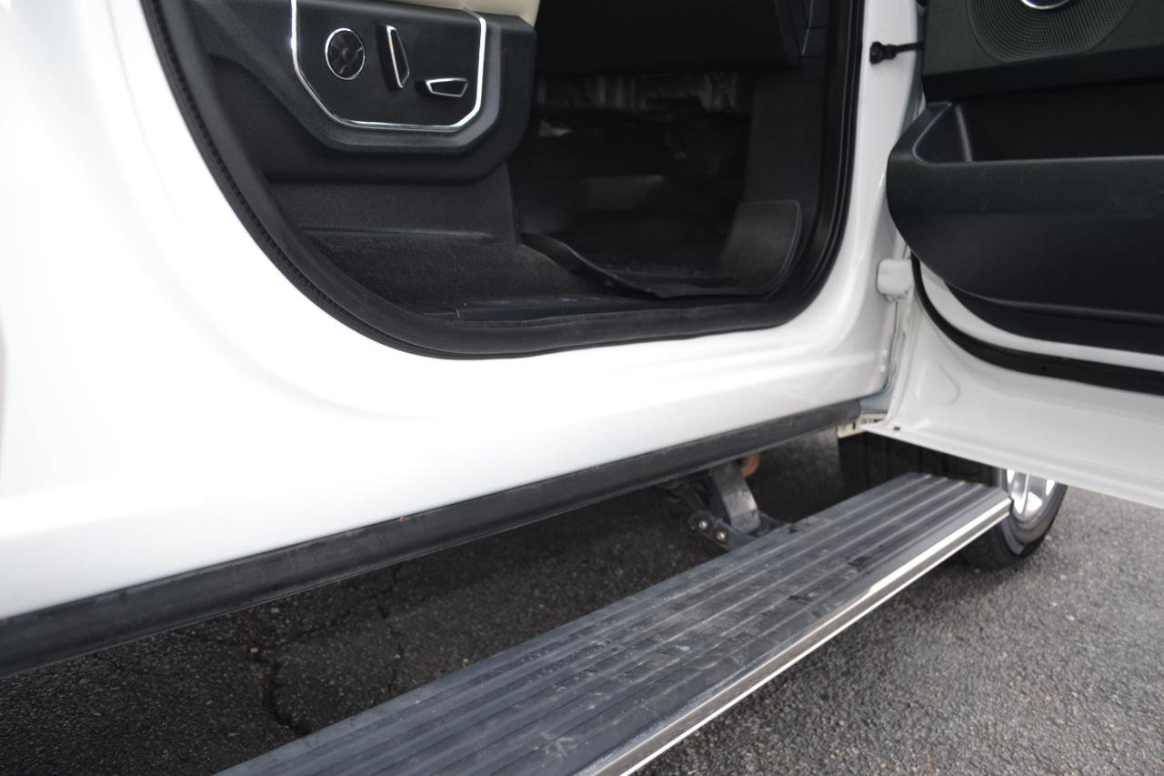 Used 2019 Ford Expedition Platinum image 39