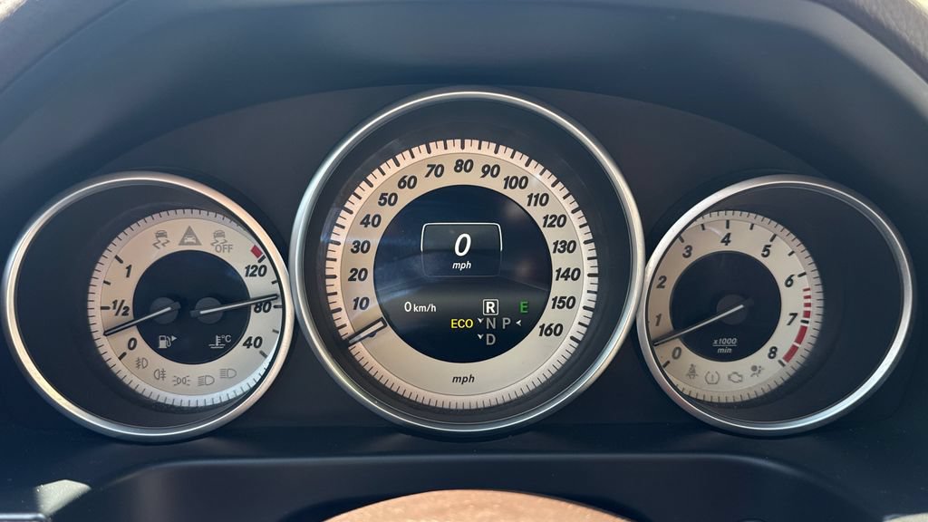 Used 2014 Mercedes-Benz E 350 Sedan image 24