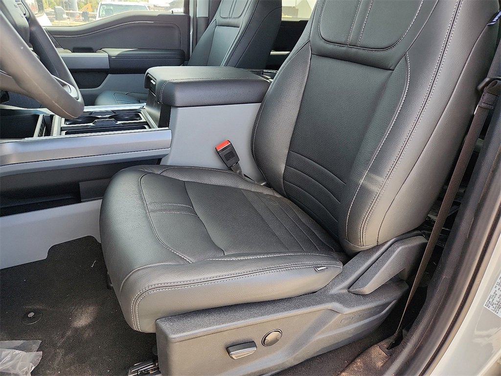New 2025 Ford F250 XLT w/ Black Appearance Package image 11