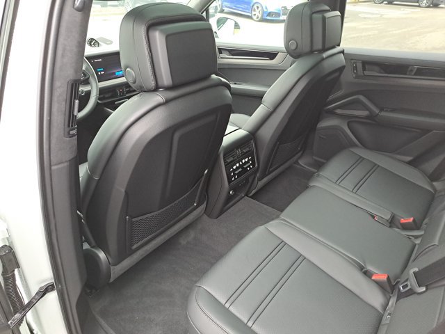 New 2026 Porsche Cayenne GTS AWD/4WD image 20