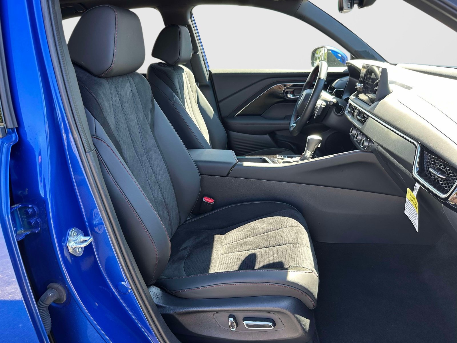 Used 2025 Acura ADX A-Spec FWD image 10