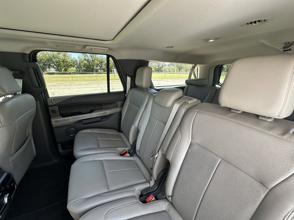 Used 2018 Ford Expedition Max XLT w/ Equipment Group 202A image 25