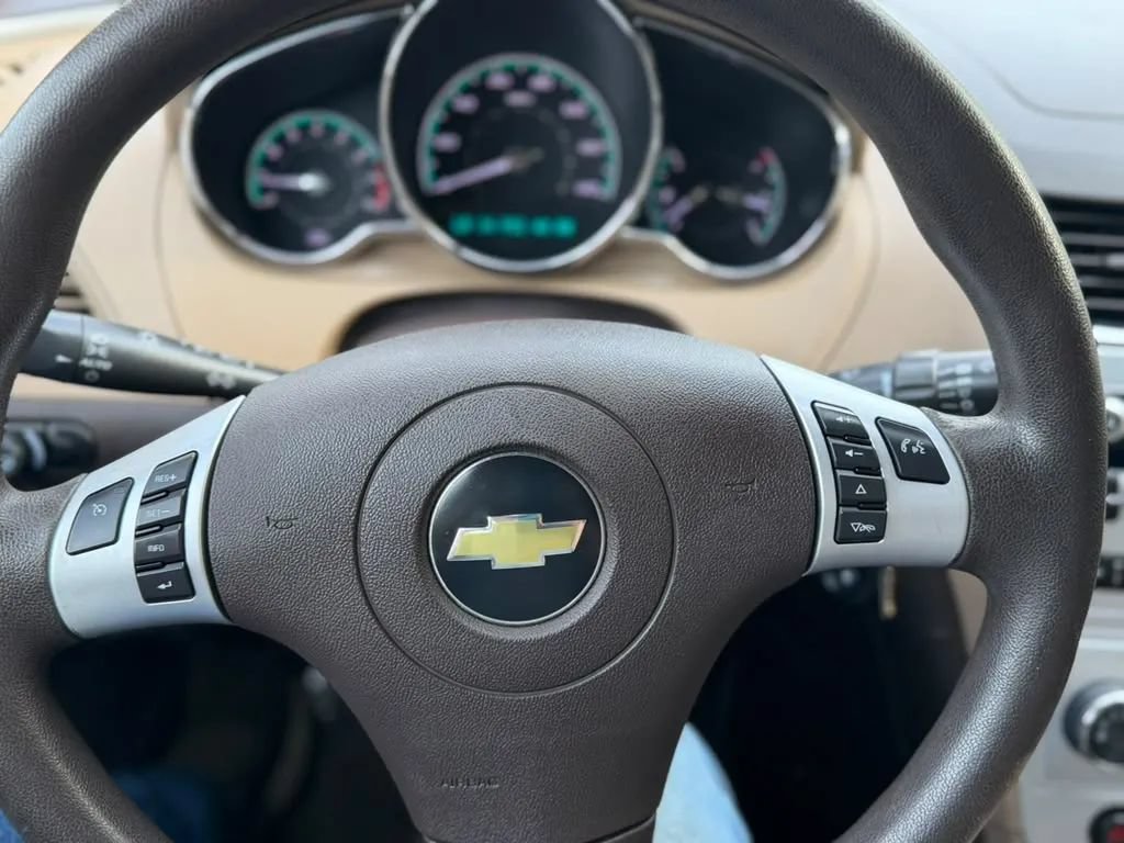 Used 2010 Chevrolet Malibu LS FWD image 12