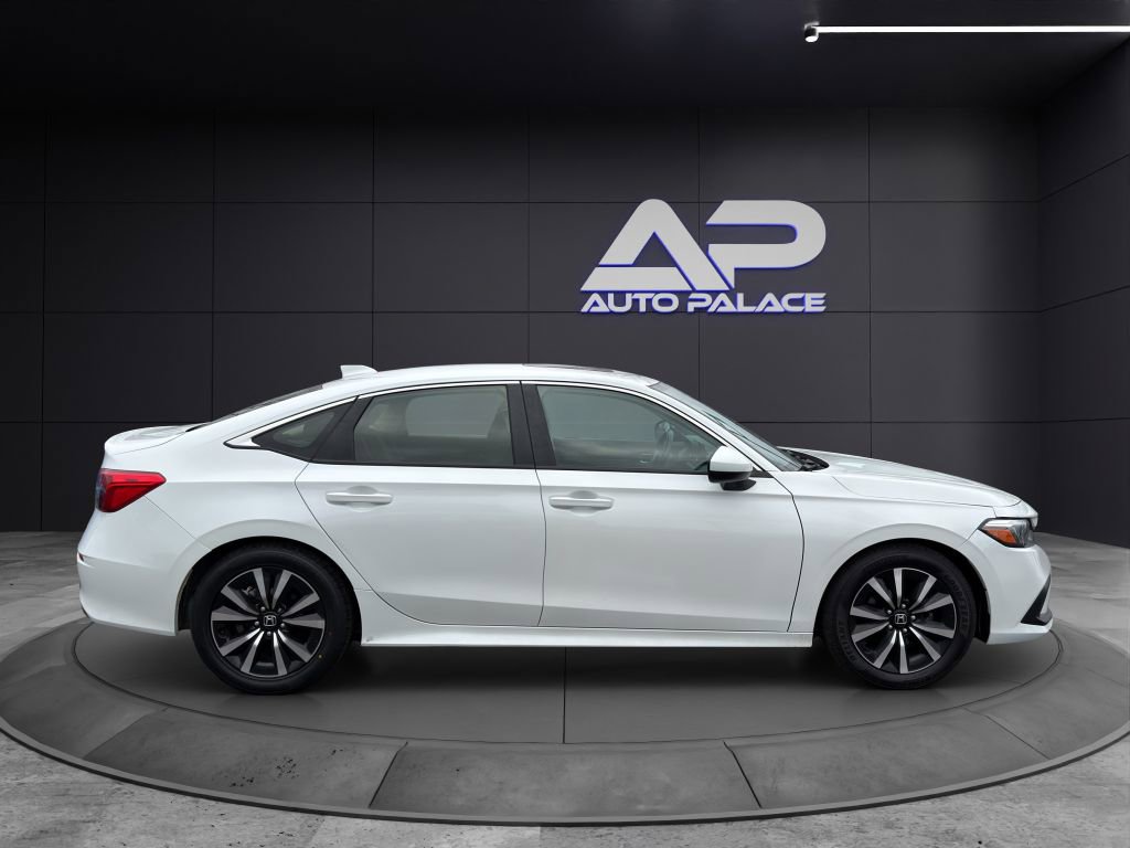 Used 2022 Honda Civic EX image 3