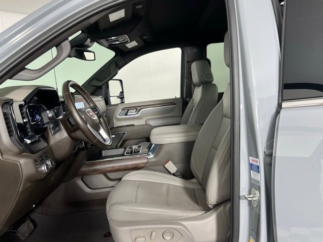 Used 2024 GMC Sierra 2500 SLT w/ SLT Premium Package image 27