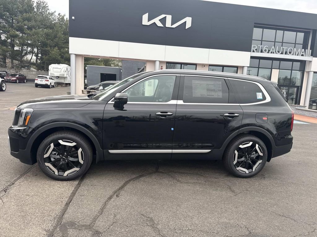 New 2025 Kia Telluride S image 2