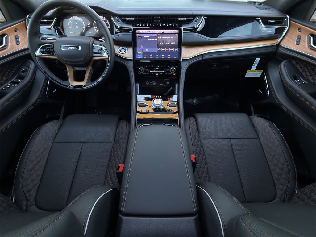 New 2025 Jeep Grand Cherokee Summit image 8